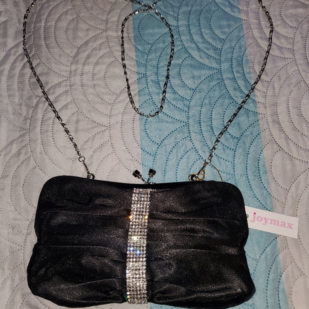 Joymax purse. With 2 chains to use like crossbody and handbag. Múltiple colors a